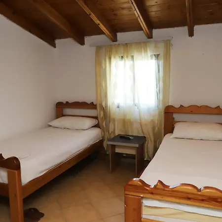 Airbase 게스트하우스 *