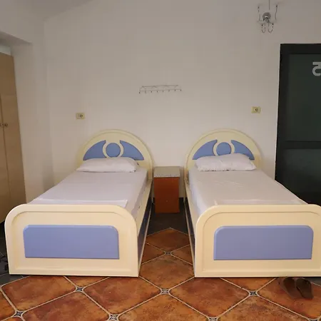 Airbase 게스트하우스 *